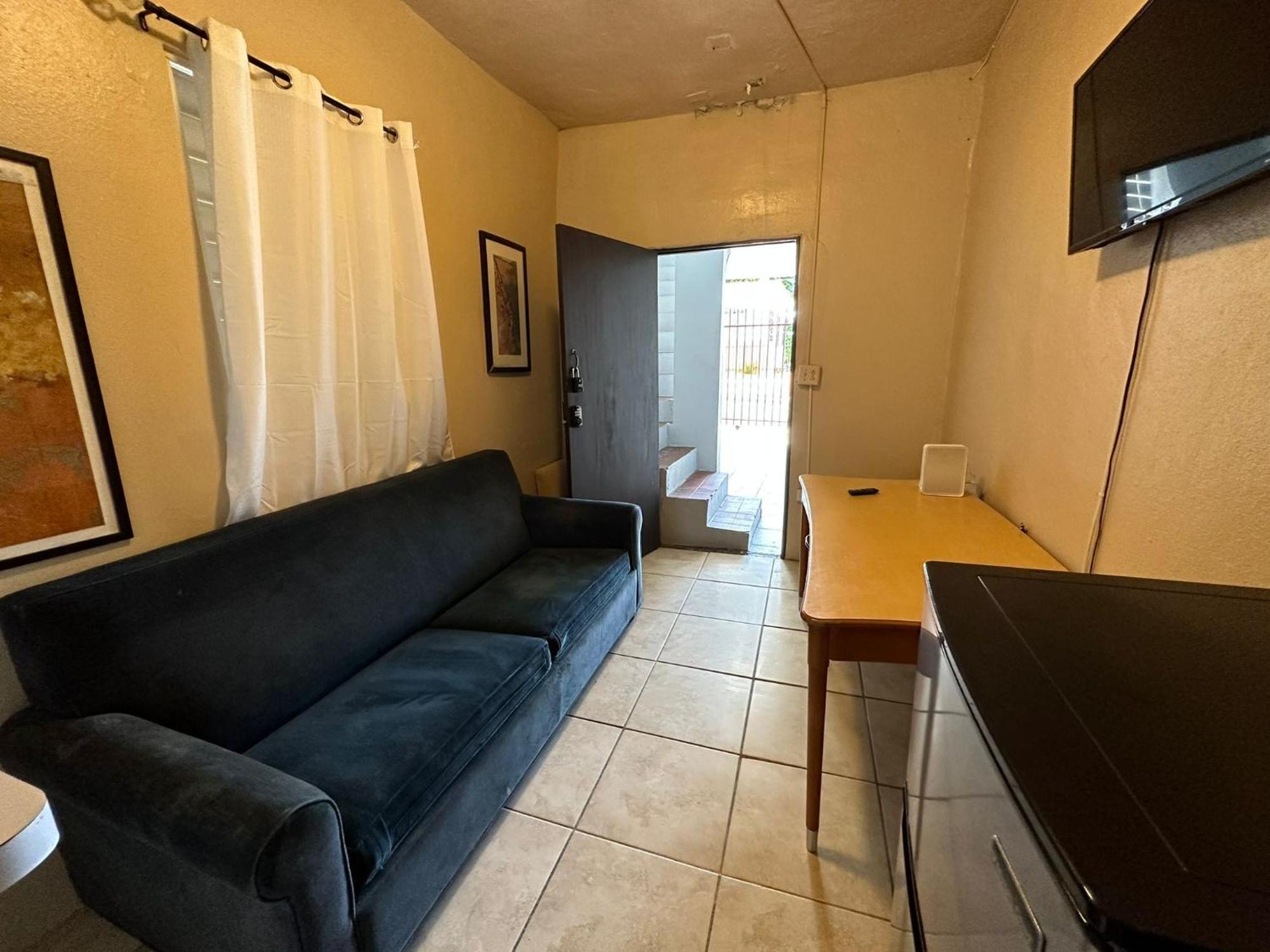 Apartment Economical 1br, 1ba Near Ocean Park Beach, 6 Guests San Juan